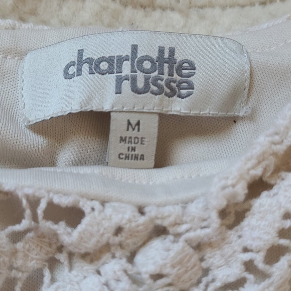 B20:charlotte Russe - womens cream shorts size med - Picture 3 of 4